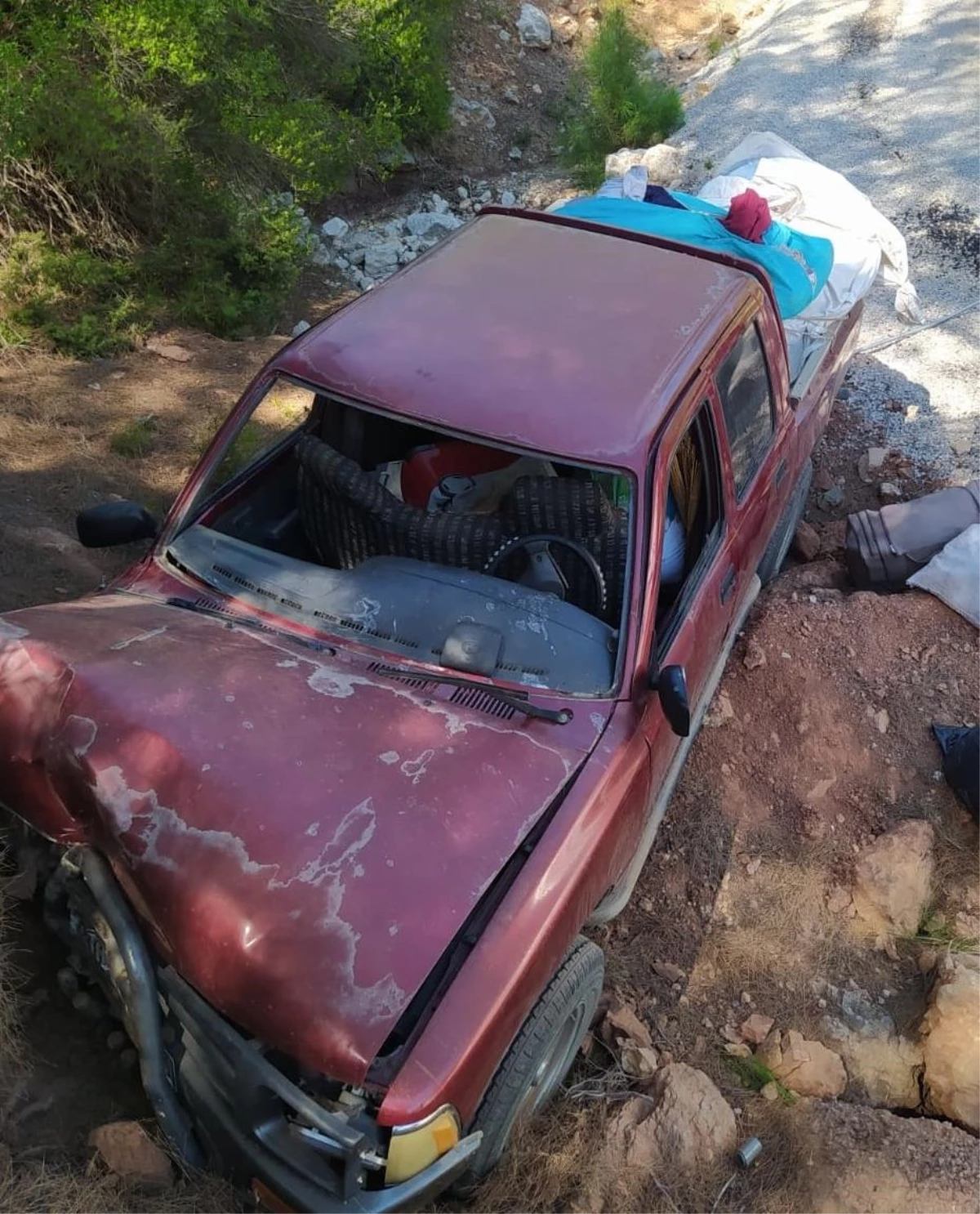 Son dakika haberi | Osmaniye\'de toprak zemine çarpan aracın sürücüsü öldü