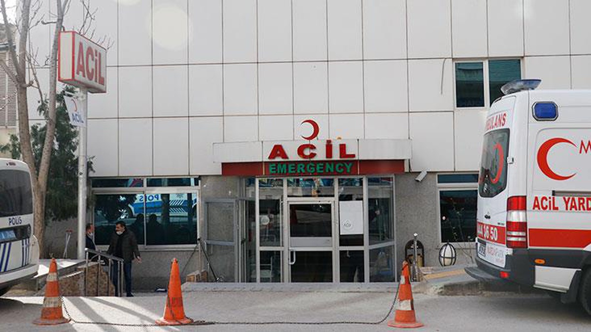 Şartlı tahliyeyle hapisten çıkmıştı! Cani adam üzüm bağına götürdüğü eşinin boğazını kesti