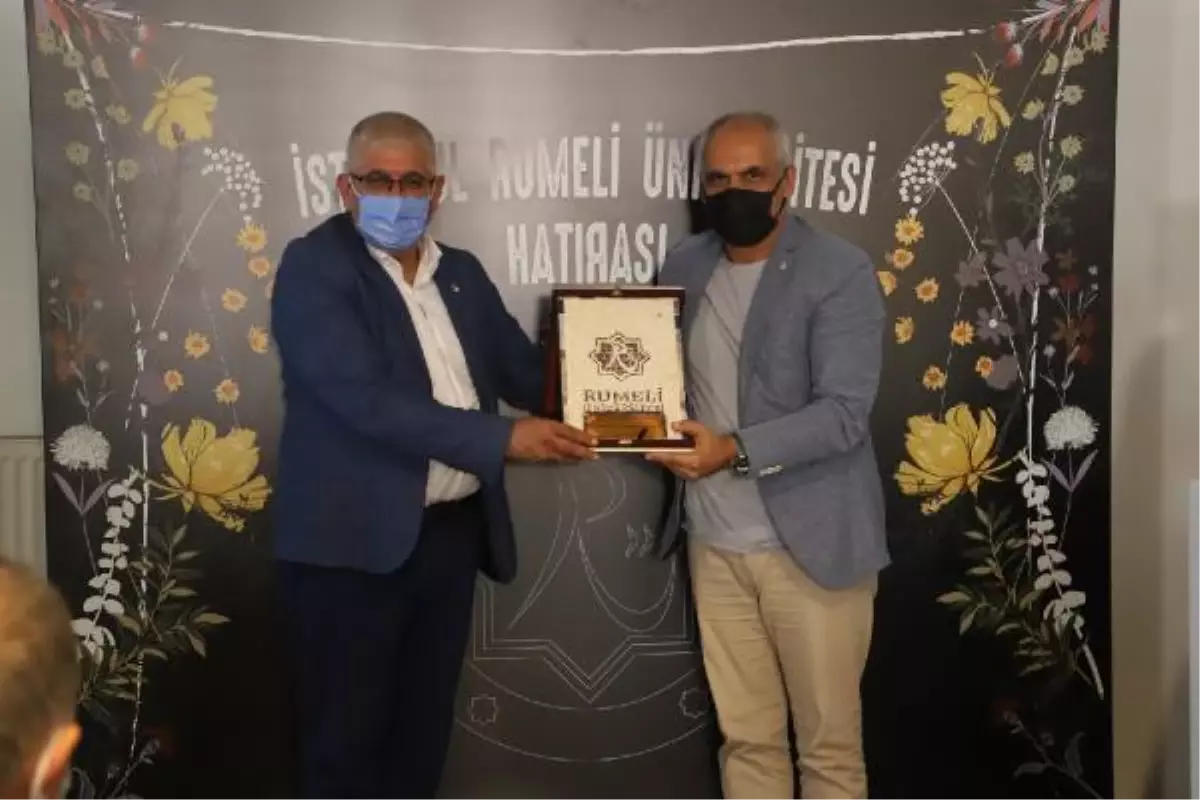 Üniversiteden \'Engelsiz Yaşam Dostları\'na plaket