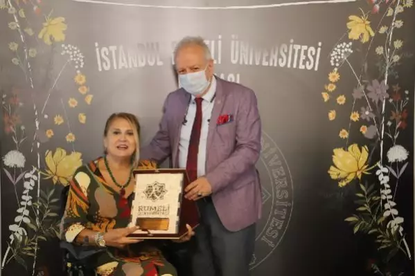 Üniversiteden 'Engelsiz Yaşam Dostları'na plaket