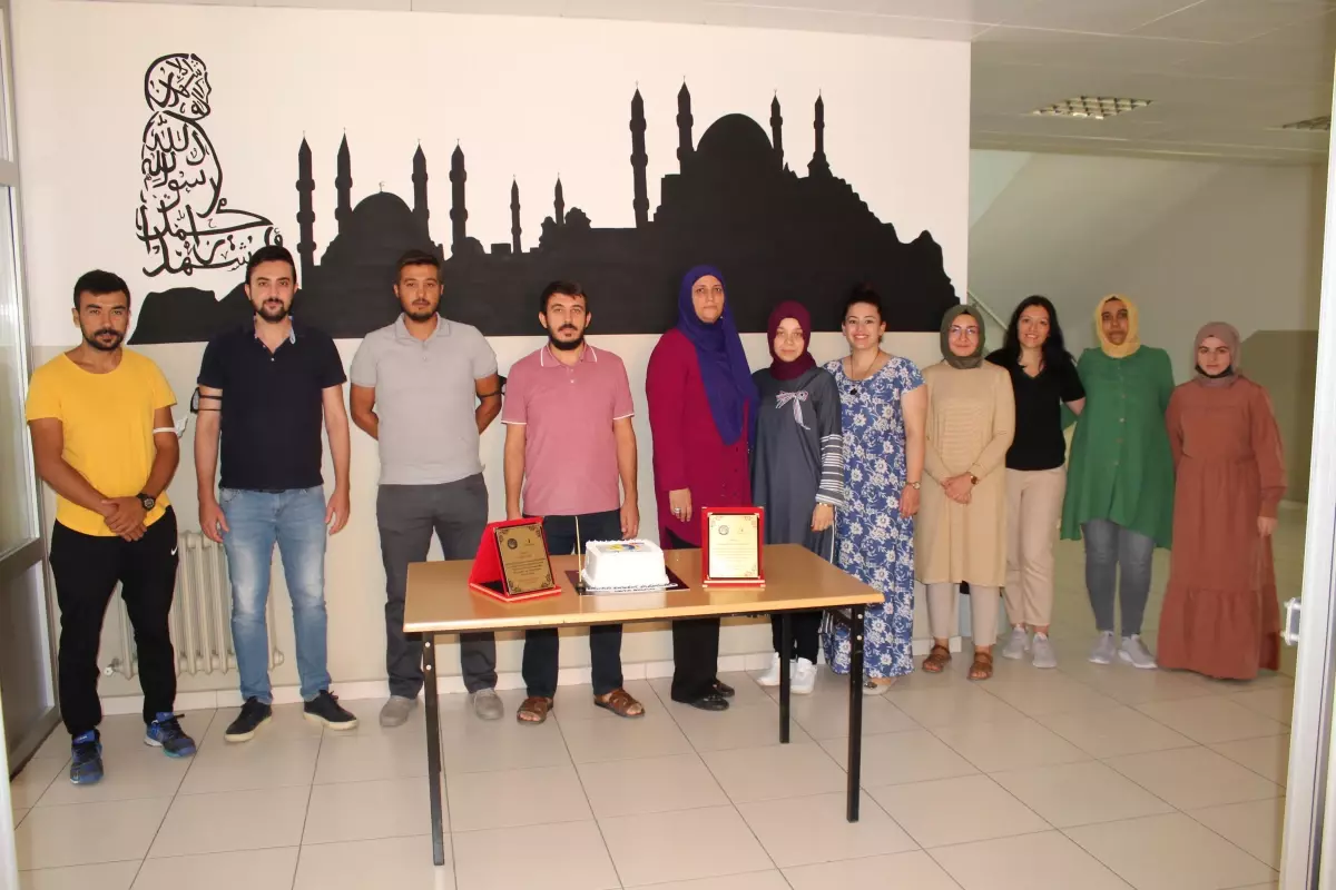 Yunak Orhan Erdem İmam Hatip Ortaokulu, "e-Twinning Ulusal Kalite Etiketi" ödülü aldı