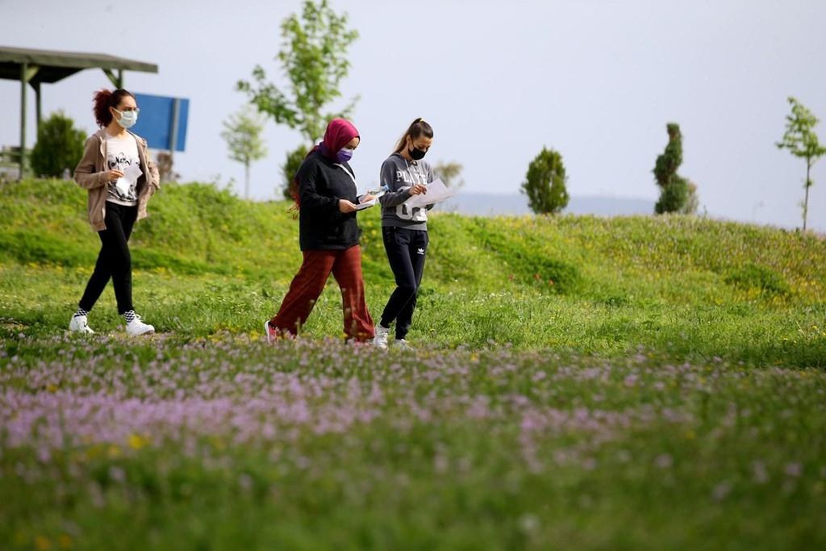 Son dakika haberi | Aile ve Sosyal Hizmetler Bakanlığı kuruluşlarında yetişen gençlerden 241\'i üniversiteyi kazandı