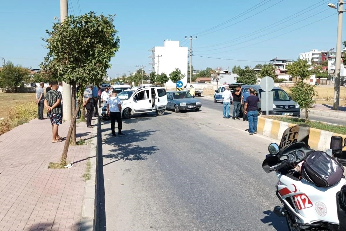 Son dakika 3. sayfa: Aydın\'da trafik kazası: Biri çocuk, 3 yaralı