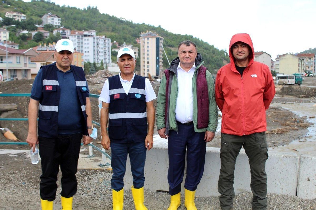 Başkan Kassanov\'dan AFAD\'a 1 milyon TL bağış