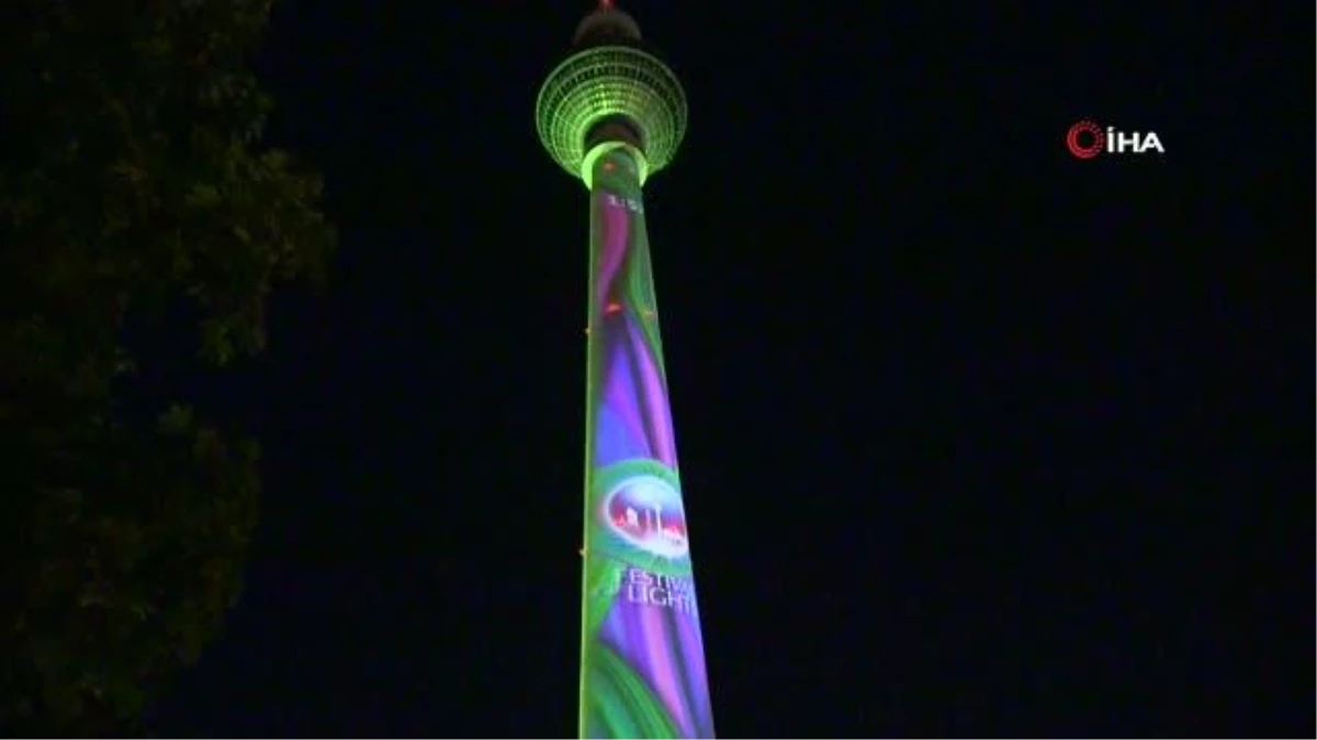 Berlin Işık Festivali, renkli görüntülere sahne oldu