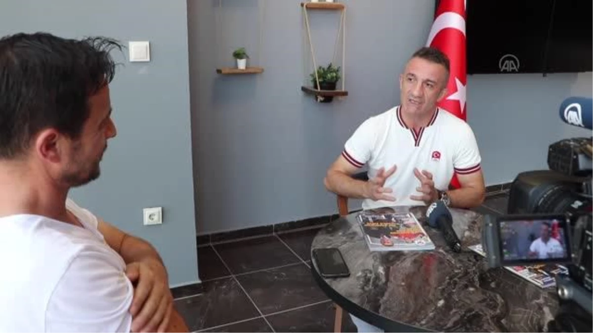 Busenaz Sürmeneli\'nin antrenörü Cahit Süme: "Trabzonspor\'da mutluyuz"