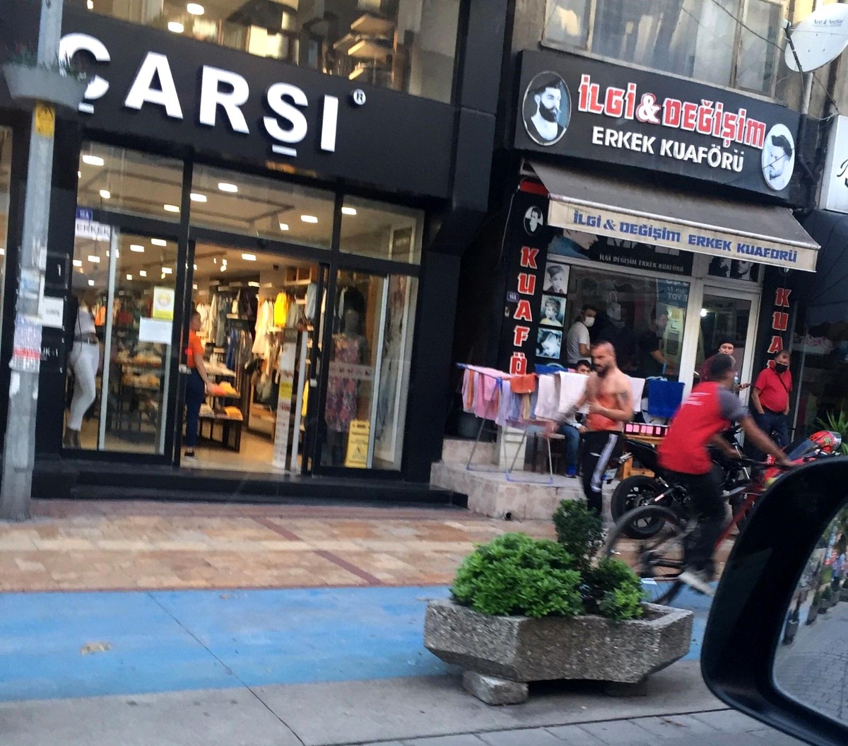 Çarşı ortasında bir kişiyi bıçaklayan esnaf tutuklandı
