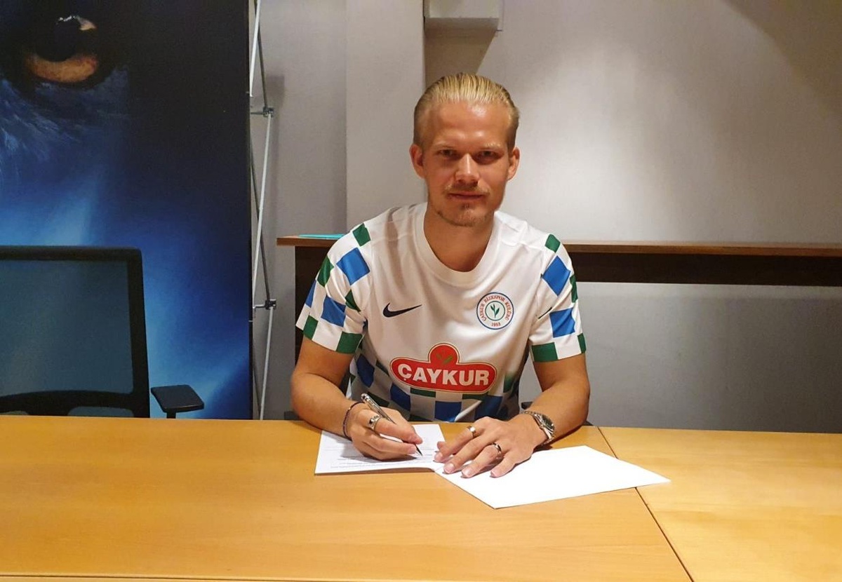Çaykur Rizespor, Fin santrfor Pohjanpalo\'yu kiraladı