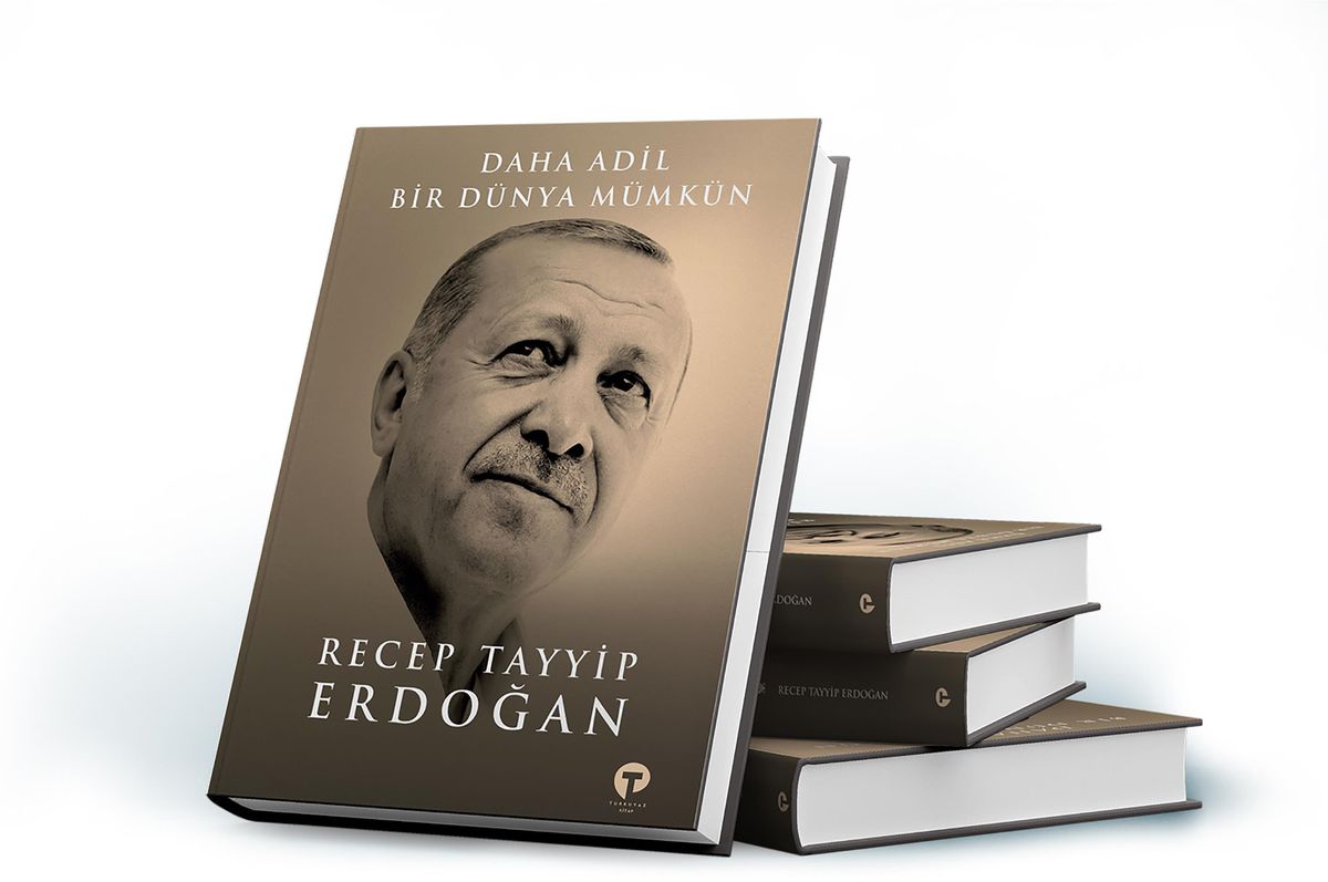 Son dakika... Cumhurbaşkanı Erdoğan\'dan "Daha Adil Bir Dünya Mümkün" kitabı
