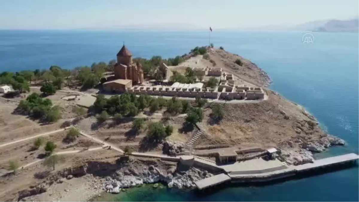 (DRONE) Akdamar Adası\'nda 9. ayin başlıyor