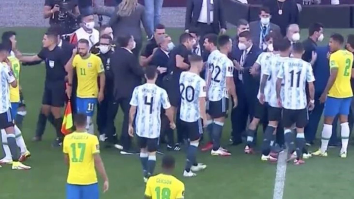 Brezilya-Arjantin maçında tarihi skandal! Sağlık Bakanlığı yetkilileri futbolcuları sınır dışı etmek için sahaya girince maç askıya alındı