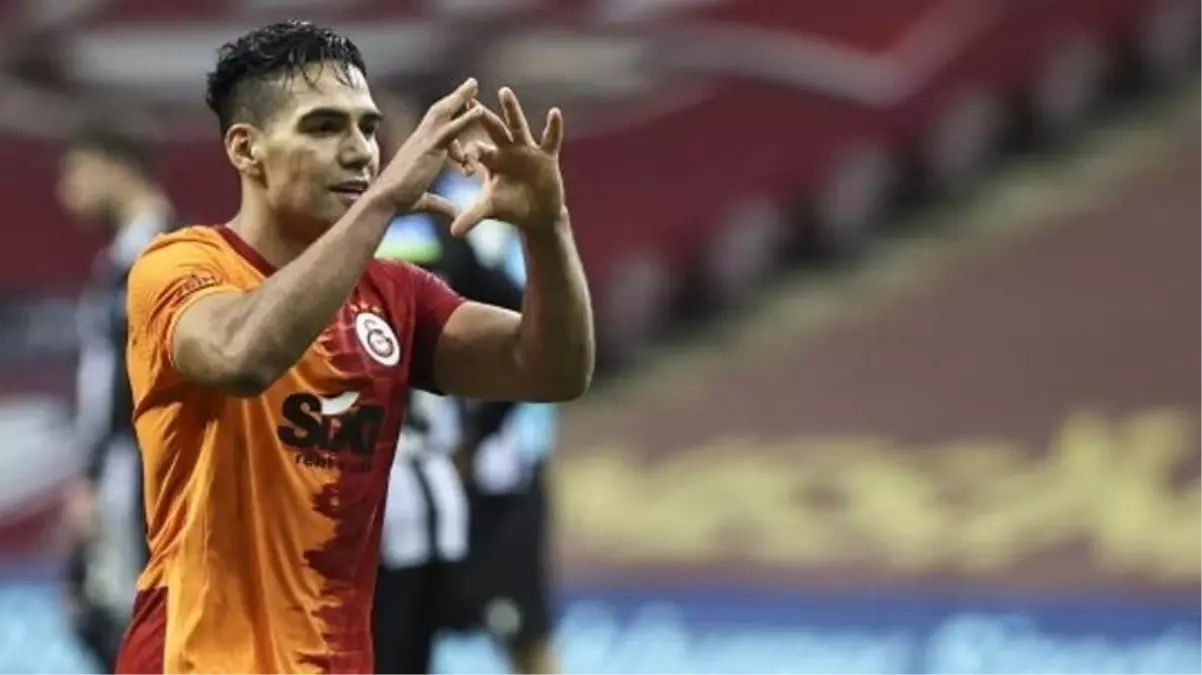 Galatasaray\'la yolları ayıran Falcao\'dan taraftarı duygulandıran veda: Sevginizi ve yardımınızı hep hissettim