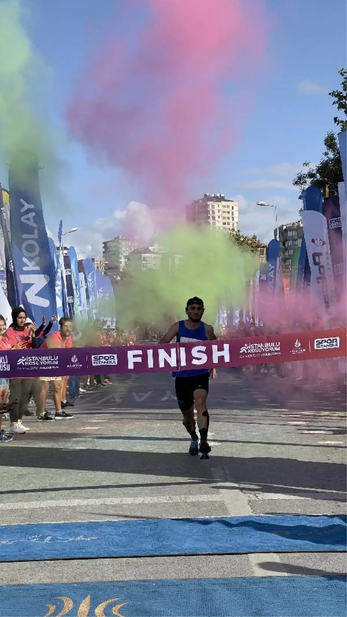 İSTANBUL\'U KOŞUYORUM YARIŞLARININ 2\'NCİ ETABI CADDEBOSTAN COLOUR RUN RENKLİ GÖRÜNTÜLERE SAHNE OLDU