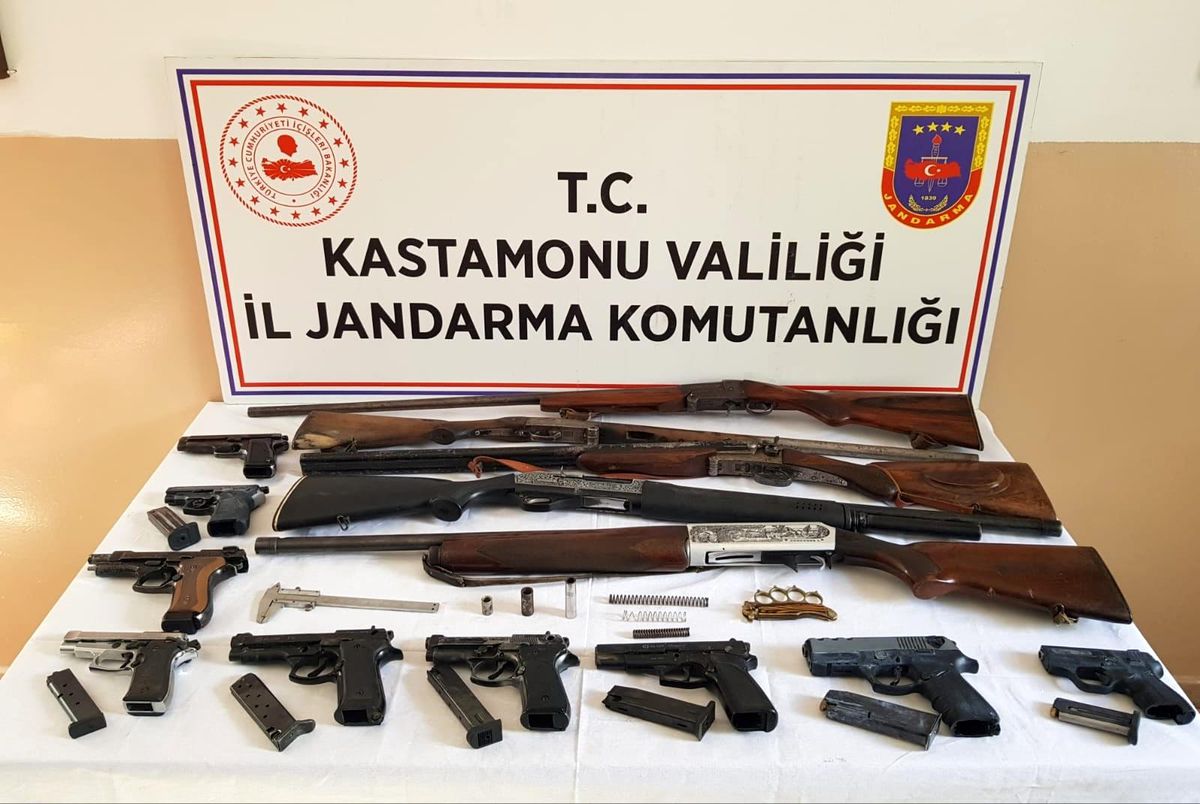 Jandarma ekiplerinden kaçak silah operasyonu