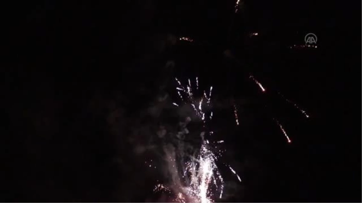 Kutsi, 20. Yayladağı Geleneksel Çilek Festivali\'nde sahne aldı
