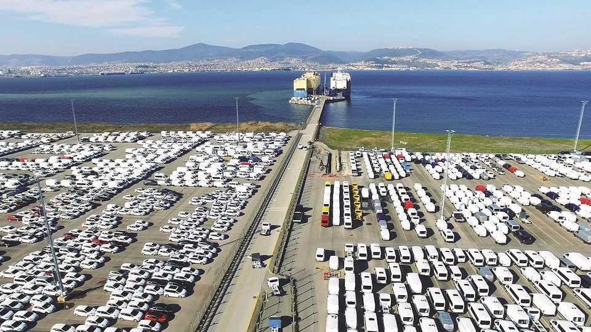 Otomotiv endüstrisi ağustosta 2,4 milyar dolarlık ihracat yaptı