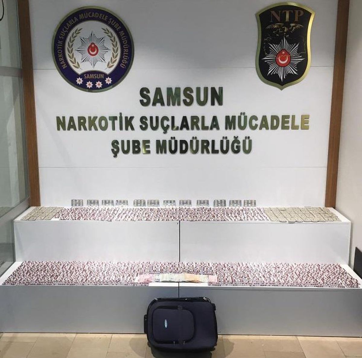 Son dakika haber | Samsun\'da uyuşturucu operasyonunda 5 bin 26 kapsül sentetik hap ele geçirildi