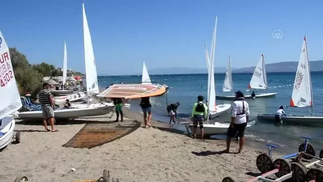 Trafik kazası sonucu hayatını kaybeden sporcunun anısına yelken açtılar