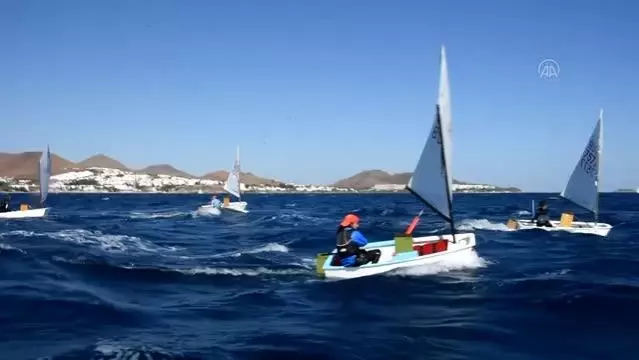 Trafik kazası sonucu hayatını kaybeden sporcunun anısına yelken açtılar