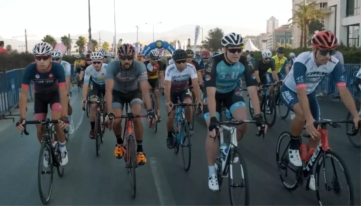 Turkcell GranFondo İzmir\'de pedallar eğitim için döndü