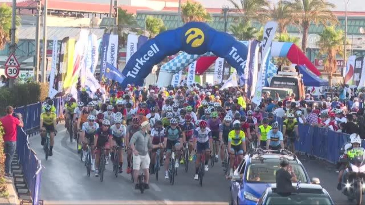 Turkcell GranFondo İzmir Yol Bisiklet Yarışı başladı