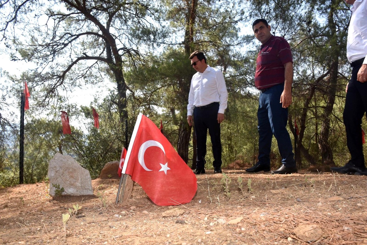 "99 yıl önce 245 masum insanı yağlı urganla bağlayıp burada kurşuna dizdiler"