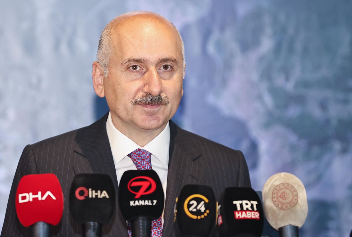 Bakan Karaismailoğlu: Havalimanı metrosunda Kasım ayında test sürüşlerini başlatacağız
