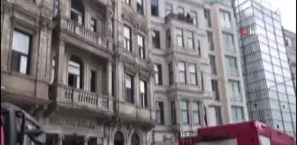 Beyoğlu'nda tarihi otelde yangın