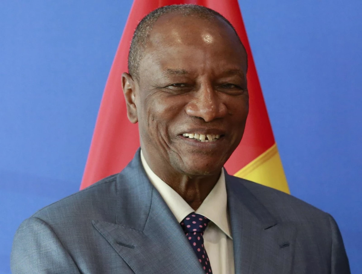 Gine\'de Cumhurbaşkanı Conde gözaltındayken görüntülendi