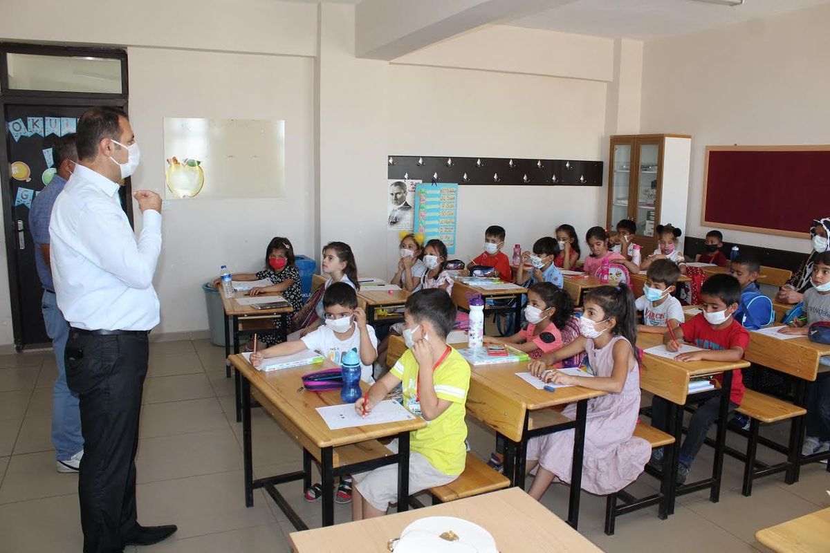 Kahta ilçesinde yaklaşık 33 bin öğrenci ders başı yaptı