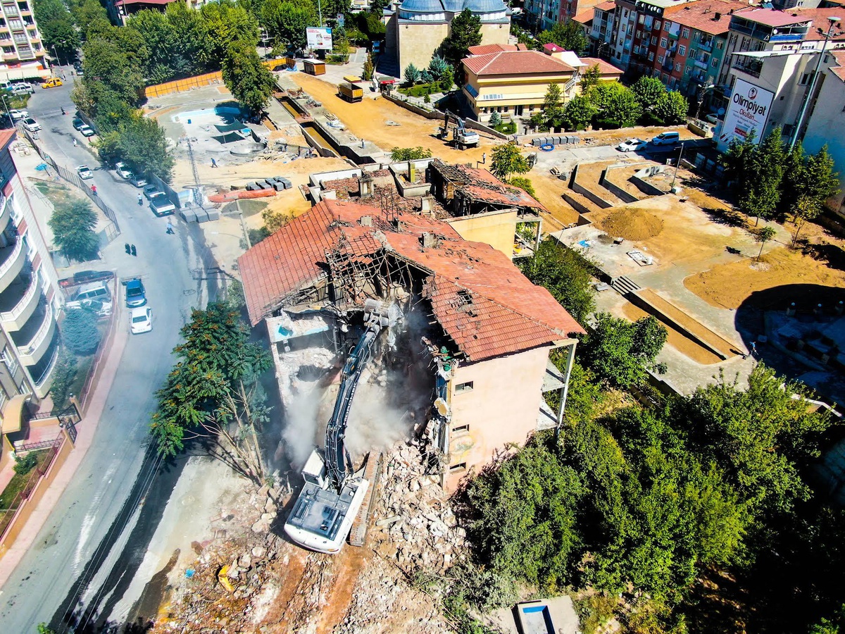 Kernek Meydanı\'nın eski haline dönmesi için proje hazır!
