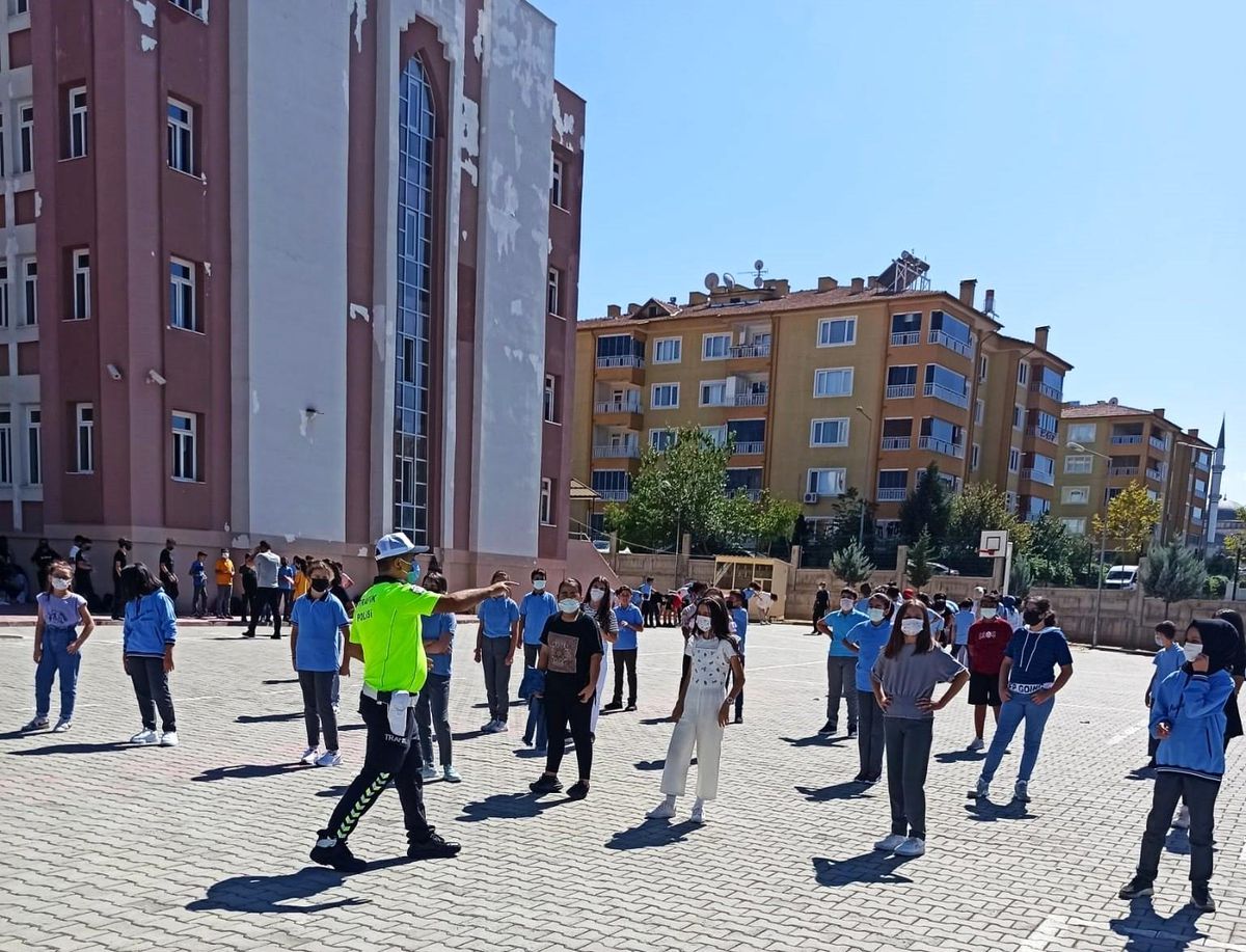 Malatya\'da öğrencilere trafik eğitimi verildi