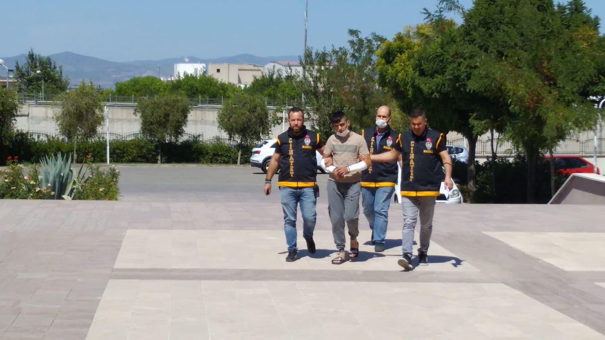 Manisa\'da farklı suçlardan aranan şüpheli yakalandı
