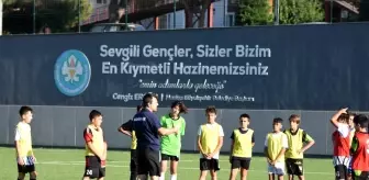 Manisa FK Akademi seçmelerine yoğun ilgi