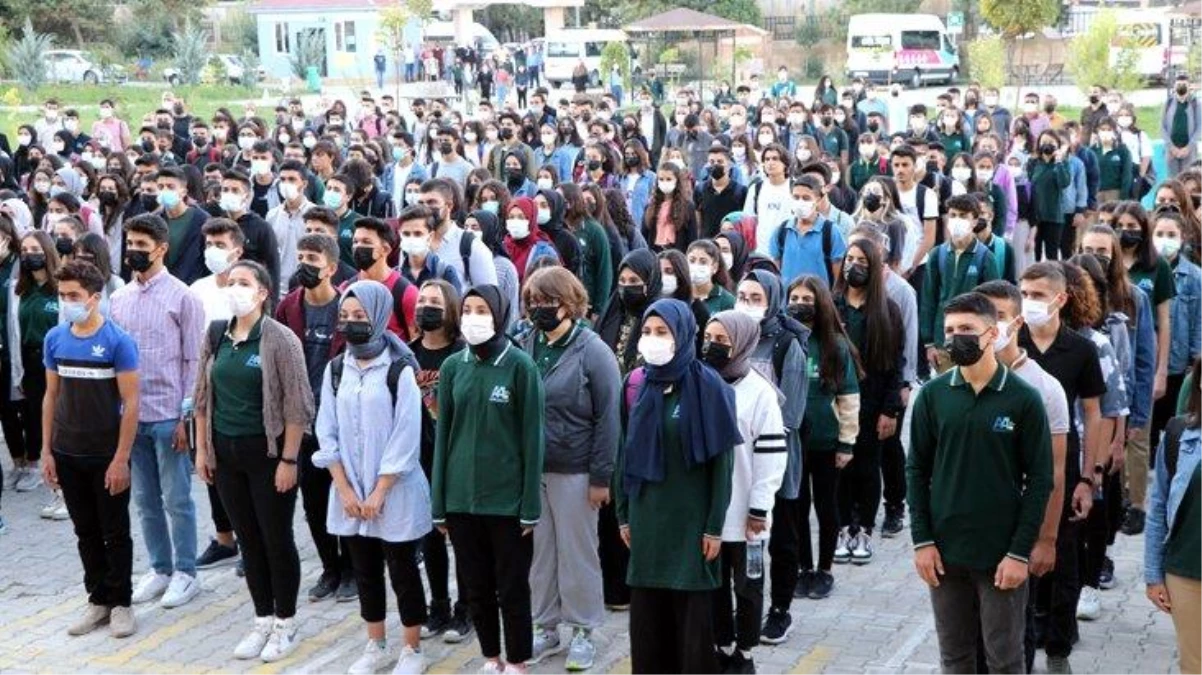 Sınıfta pozitif vaka çıkması halinde eğitime devam edilecek! İşte MEB'den 81 ile Kovid-19 rehberi