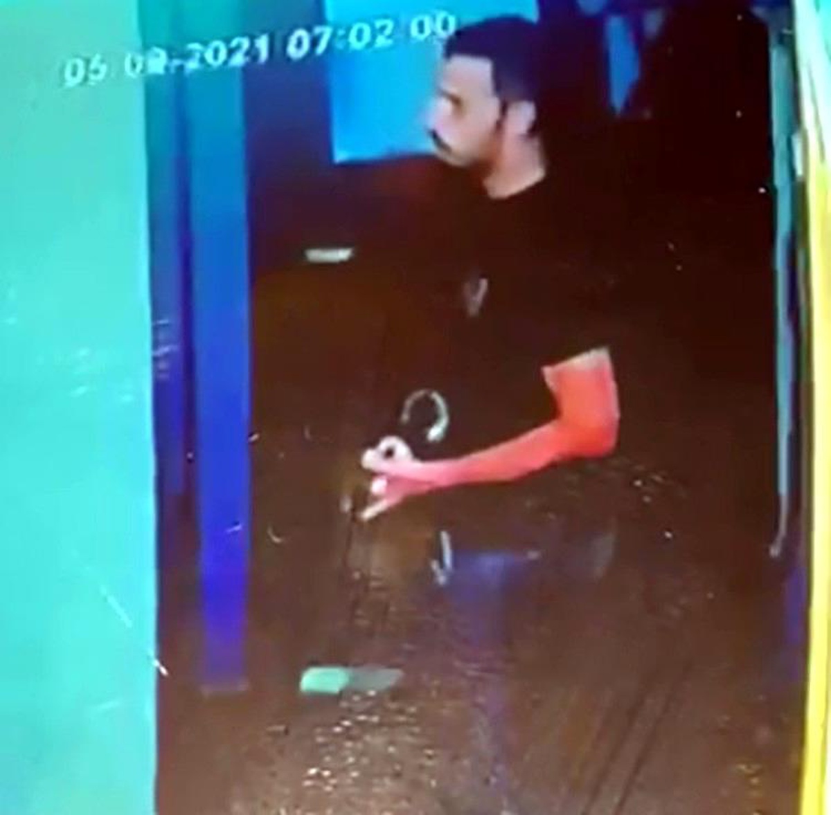 (ÖZEL)Taksim\'den otelden hırsızlık yapan şahıs yakalandı