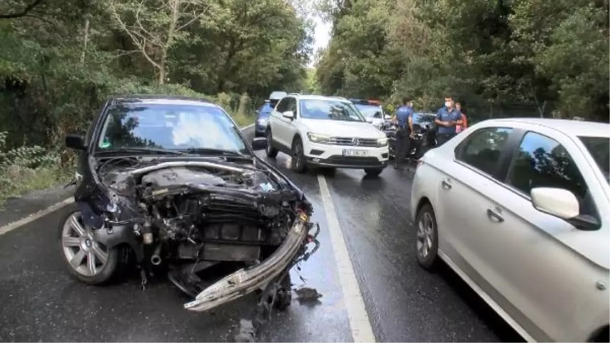 Son dakika haber | SARIYER\'DE YAĞMURUN KAYGANLAŞTIRDIĞI YOLDA KAZA: 3 YARALI