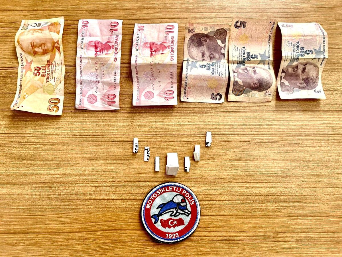Siirt\'te polisten kaçan 4 kişide uyuşturucu ele geçirildi