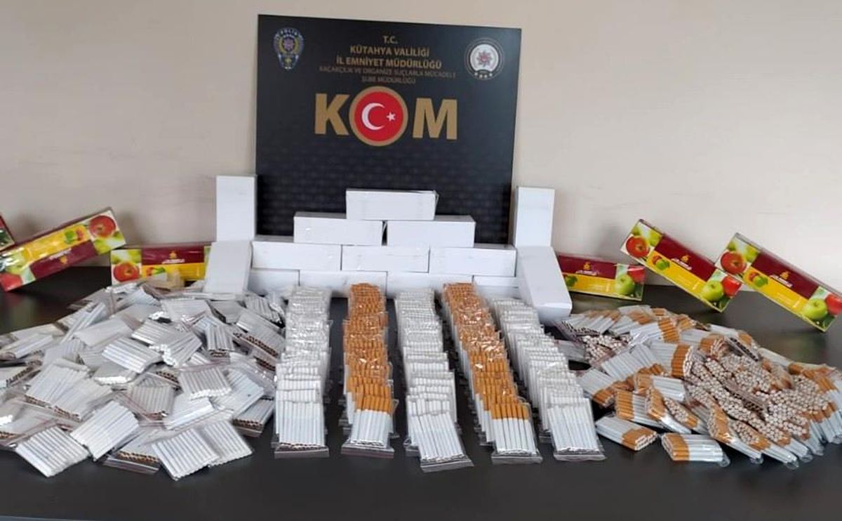 Tavşanlı\'da 8 bin adet dolu makaron ile nargile tütünü ele geçirildi