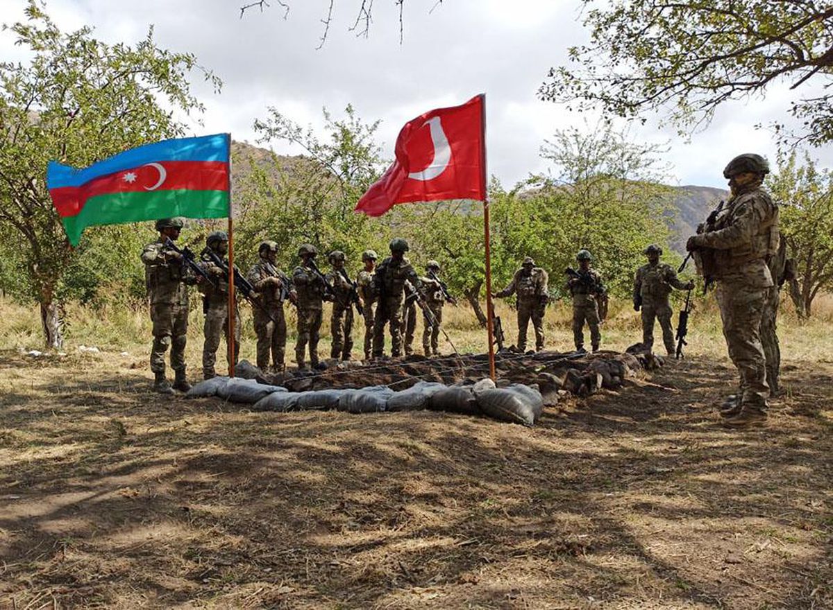 Azerbaycan ve Türkiye\'den Laçın\'da ortak askeri tatbikat