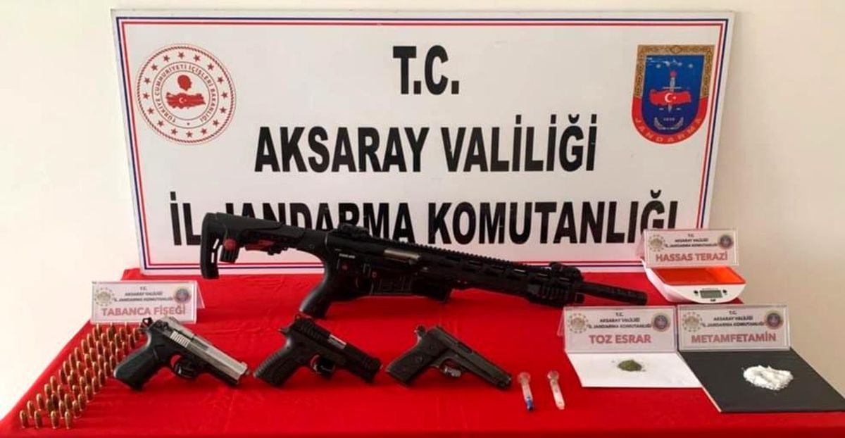 Son dakika haber... Aksaray\'da uyuşturucu ve silah ticareti yapan 3 şüpheli yakalandı