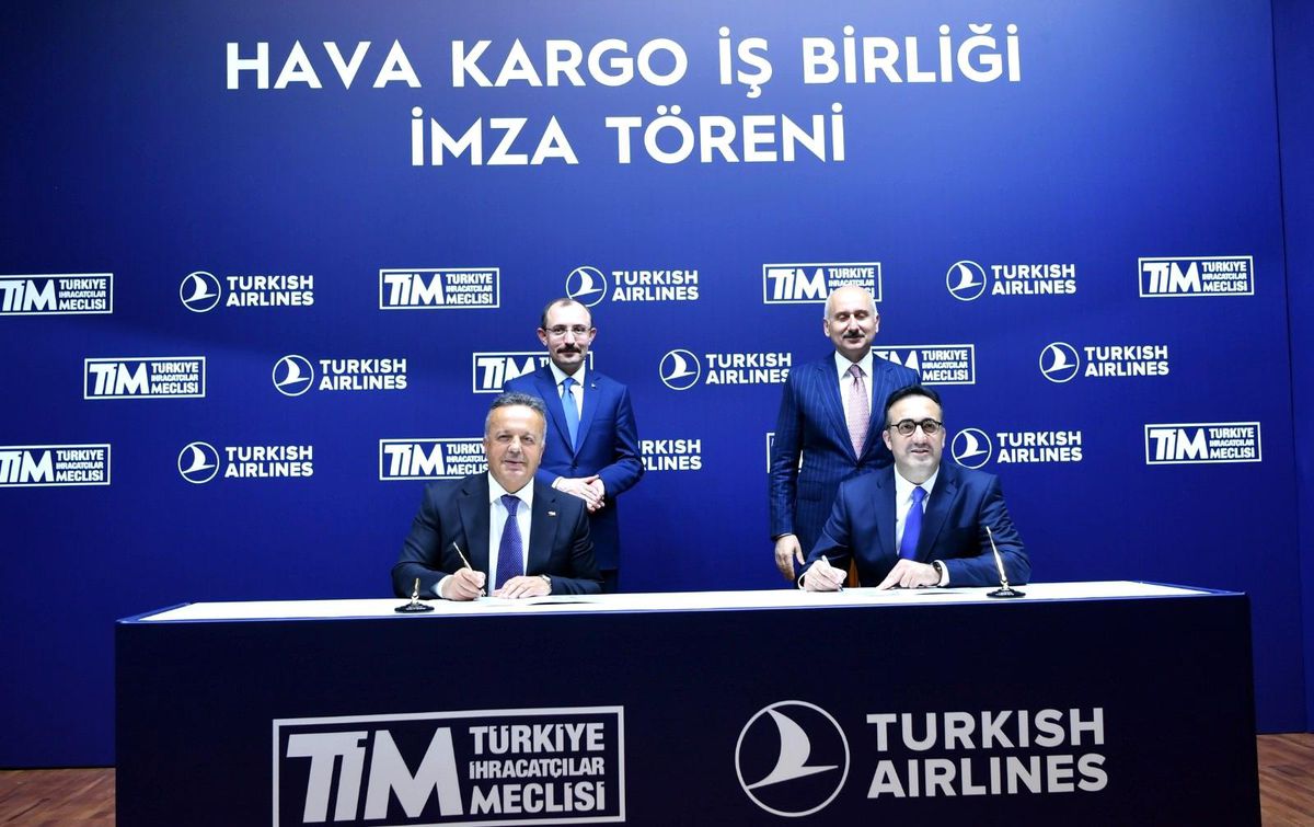 Bakan Karaismailoğlu: "Tek amacımız ihracatta pazara hükmedecek 32 ülkedeki 46 destinasyona yüzde 35 indirimli olarak ulaştırmak"