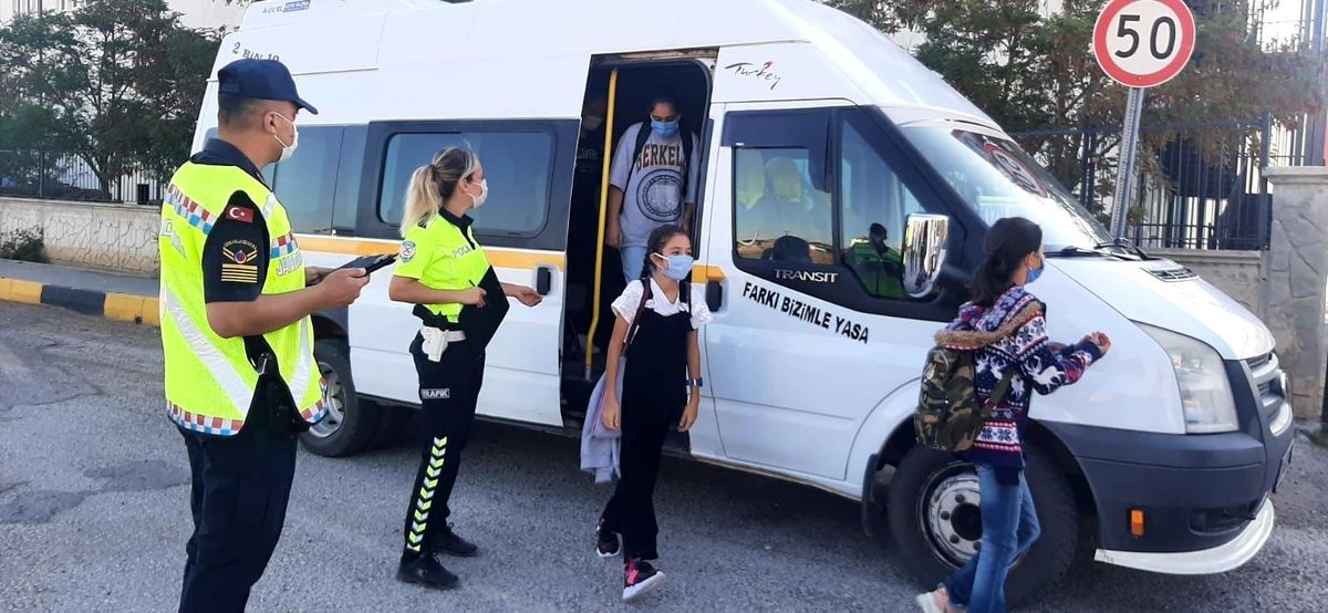 Son dakika haber... Çankırı\'da jandarmadan huzur, güven ve okul servisi denetimi