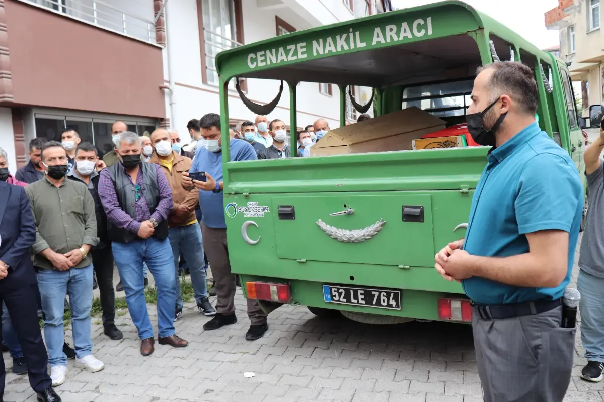 Erzurum\'da sel sularına kapılarak hayatını kaybeden işçinin cenazesi defnedildi