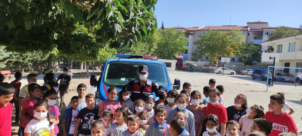 Gaziantep\'te jandarma ekiplerinden okul servislerinde denetim