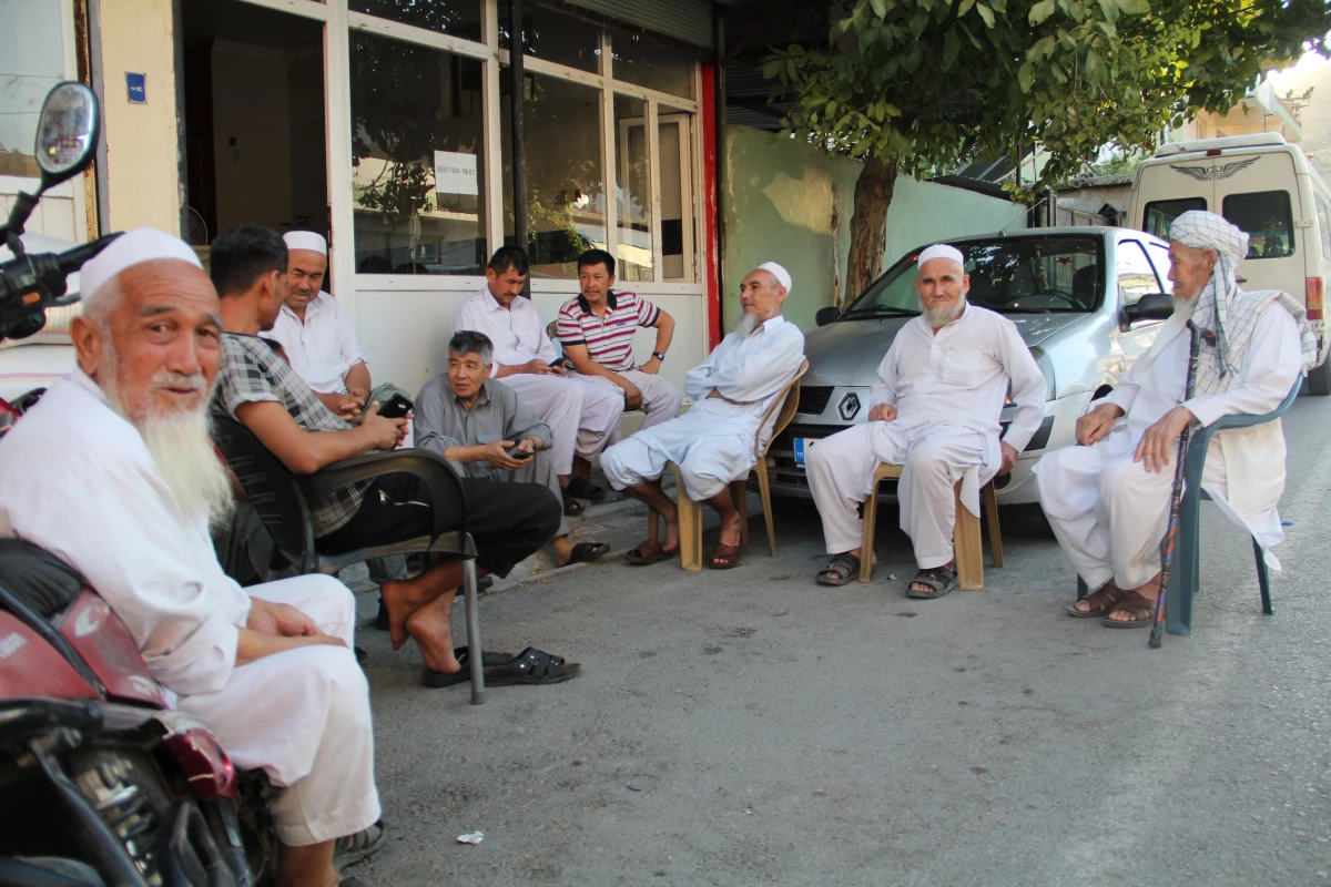 Hatay\'daki Özbekler Afganistan\'ın huzura kavuşmasını istiyor