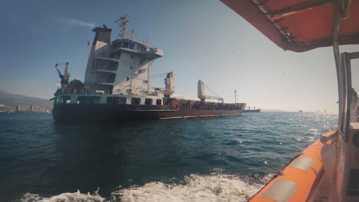 Son dakika haberi... İskenderun Körfezi\'nde rahatsızlanan yük gemisinin kaptanı hastaneye kaldırıldı