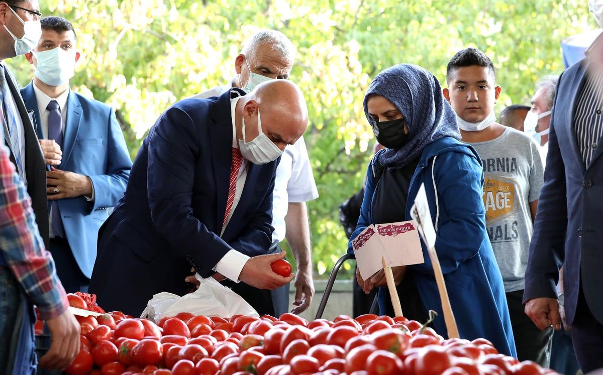 Keçiören\'deki semt pazarlarında sıkı denetimler devam ediyor