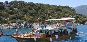 Kekova, Rus turistlerle cıvıl cıvıl