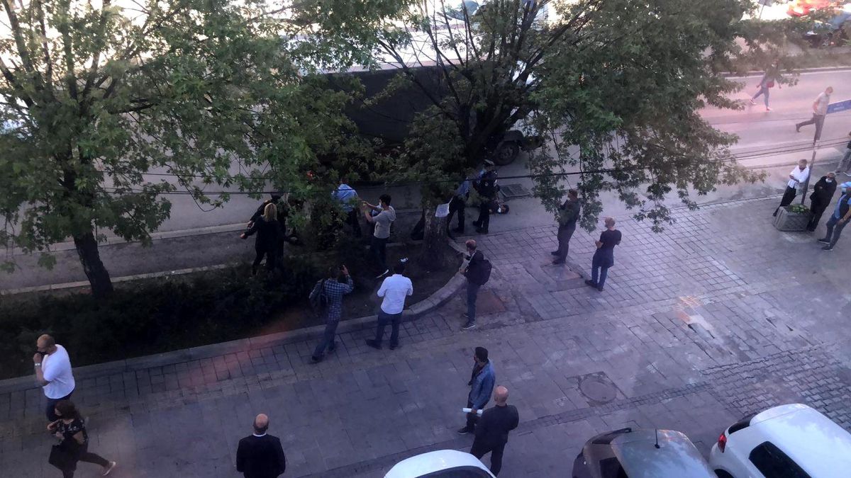 Son dakika gündem: Kosova\'da Uluslararası Savaş Suçları Özel Mahkemesi Başkanı protesto edildi